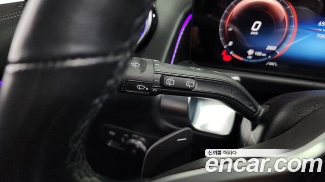 Mercedes-Benz GLB-Class GLB220