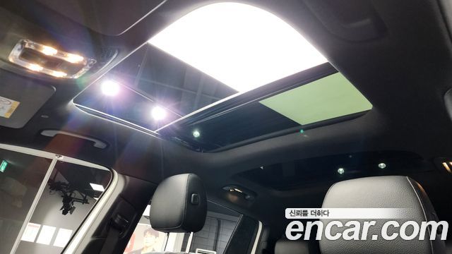Mercedes-Benz GLB-Class GLB220