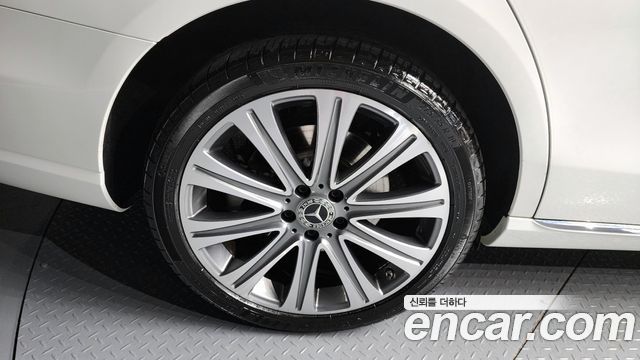 Mercedes-Benz E-Class E350 4MATIC Exclusive