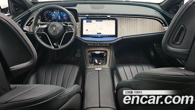 Mercedes-Benz E-Class E300 4MATIC Exclusive