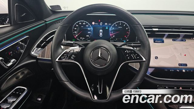 Mercedes-Benz E-Class E300 4MATIC Exclusive