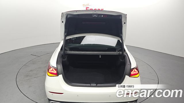 Mercedes-Benz E-Class E300 4MATIC Exclusive
