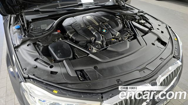 BMW 7-Series 750Li xDrive Premium