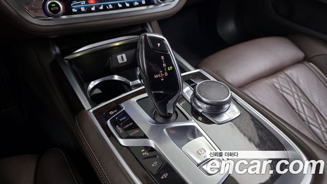 BMW 7-Series 750Li xDrive Premium