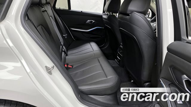 BMW 3-Series 320i Touring