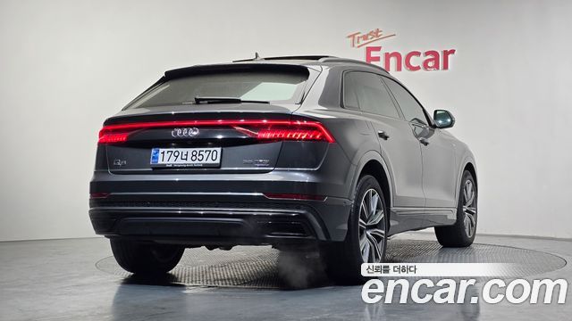 Audi Q8 55 TFSI Quattro Premium