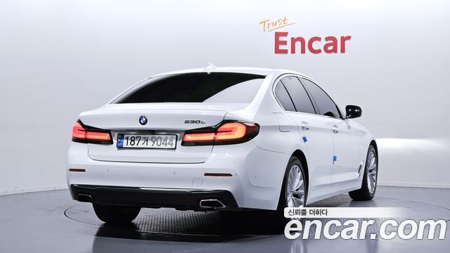 BMW 5-Series 530e Luxury