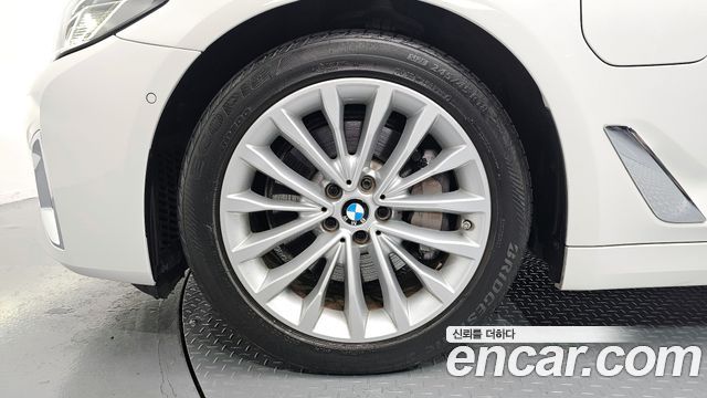 BMW 5-Series 530e Luxury