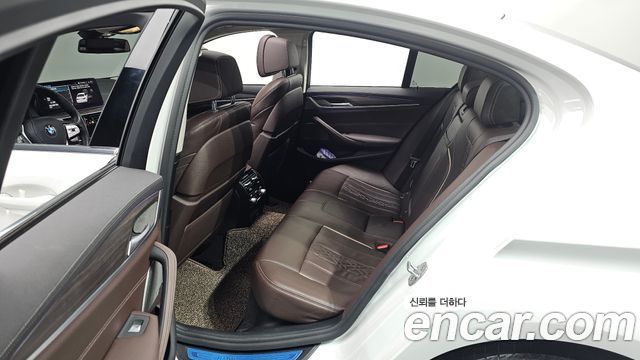 BMW 5-Series 530e Luxury