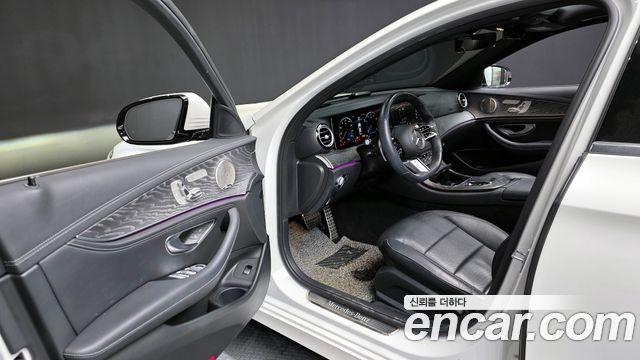 Mercedes-Benz E-Class E350 4MATIC AMG Line
