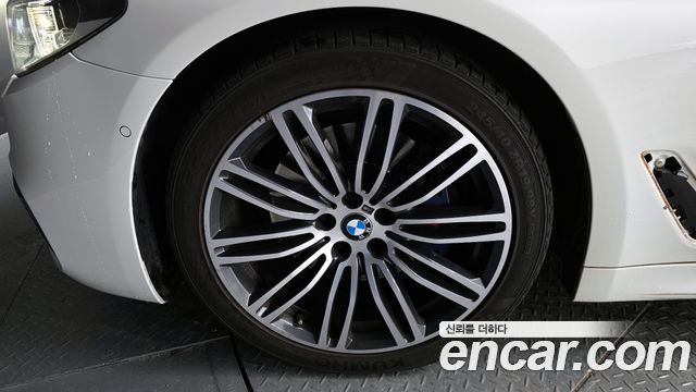 BMW 5-Series 530i M Sport Package Plus