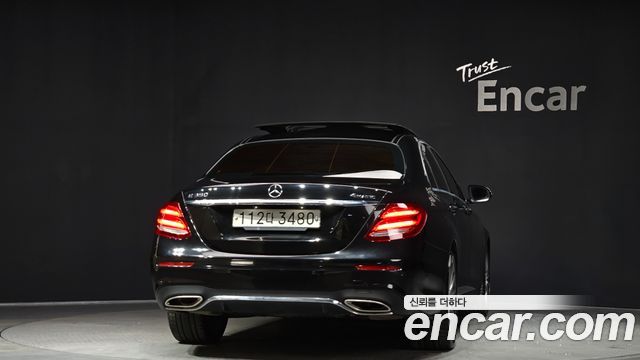 Mercedes-Benz E-Class E350 4MATIC AMG Line