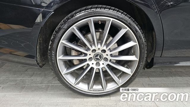 Mercedes-Benz E-Class E350 4MATIC AMG Line