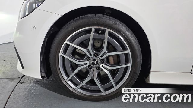 Mercedes-Benz E-Class E300d 4MATIC Coupe