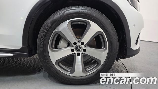 Mercedes-Benz GLC-Class GLC300 4MATIC