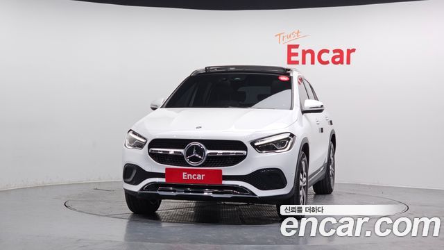 Mercedes-Benz GLA-Class GLA220