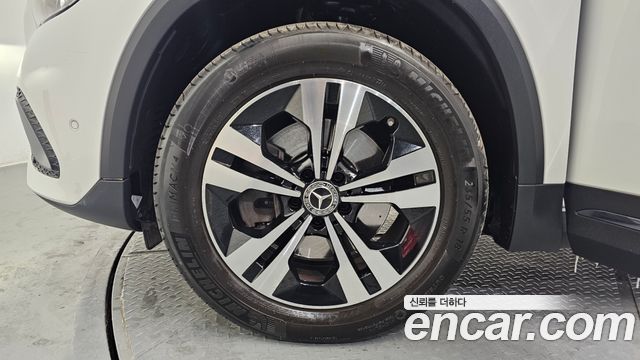 Mercedes-Benz GLA-Class GLA220