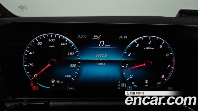 Mercedes-Benz GLA-Class GLA220