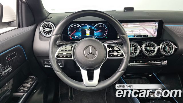 Mercedes-Benz GLA-Class GLA220