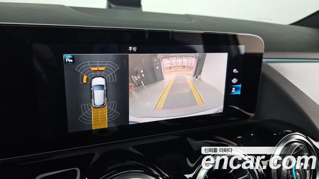 Mercedes-Benz GLA-Class GLA220
