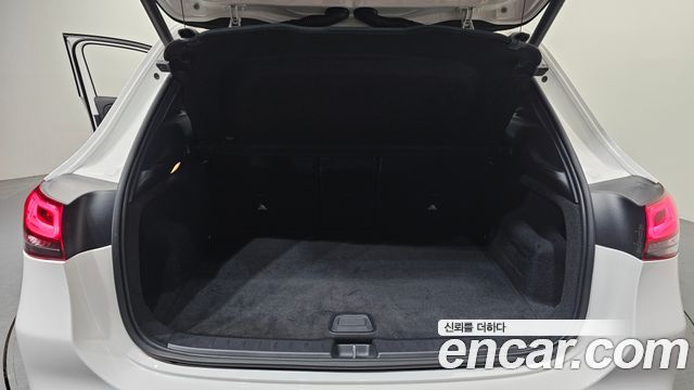 Mercedes-Benz GLA-Class GLA220