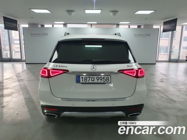Mercedes-Benz GLE-Class GLE300d 4MATIC