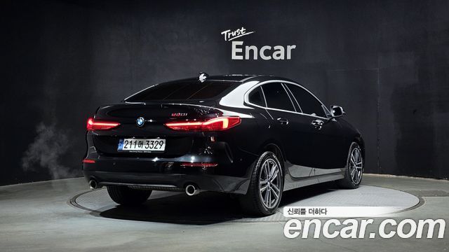 BMW 2-Series 220i Advantage