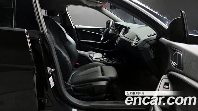 BMW 2-Series 220i Advantage