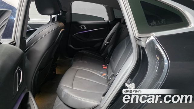 BMW 2-Series 220i Advantage