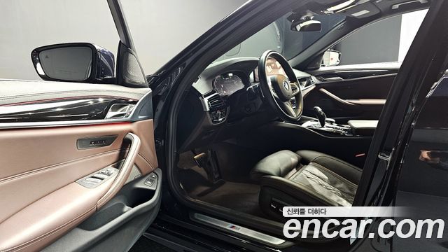 BMW 5-Series 530e M Sport