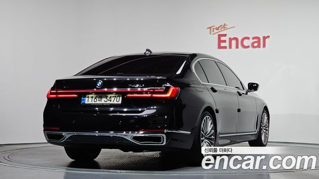 BMW 7-Series 740Li xDrive Design Pure Excellence