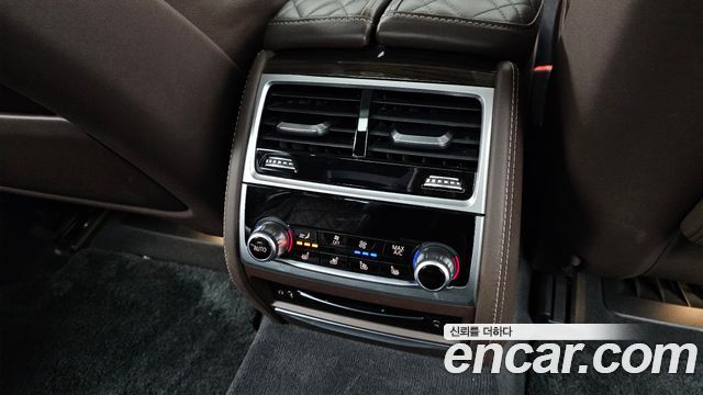 BMW 7-Series 740Li xDrive Design Pure Excellence