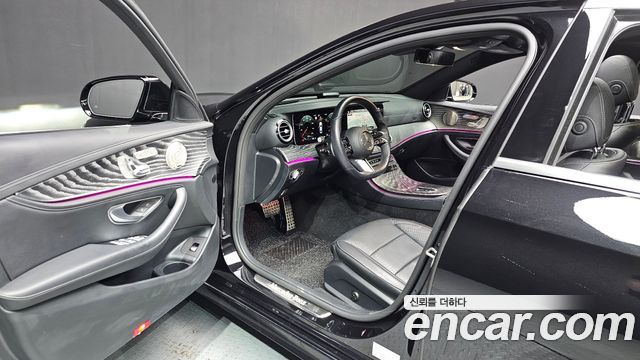 Mercedes-Benz E-Class E350 4MATIC AMG Line