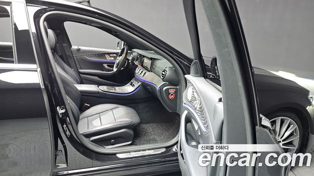 Mercedes-Benz E-Class E350 4MATIC AMG Line