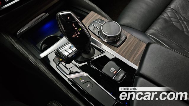 BMW 5-Series 530i M Sport Package Plus