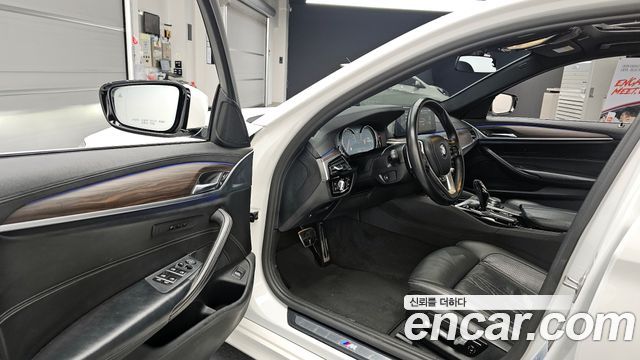 BMW 5-Series 530i M Sport Package Plus