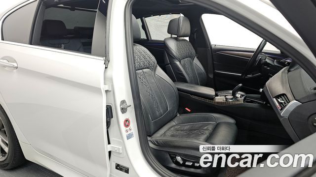 BMW 5-Series 530i M Sport Package Plus