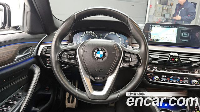 BMW 5-Series 530i M Sport Package Plus