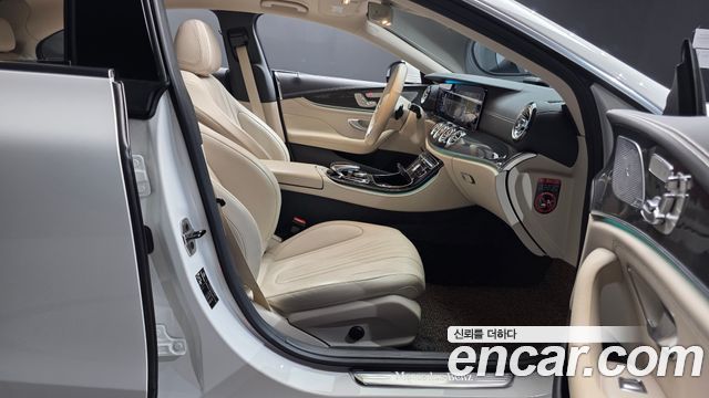 Mercedes-Benz CLS-Class CLS300d AMG Line