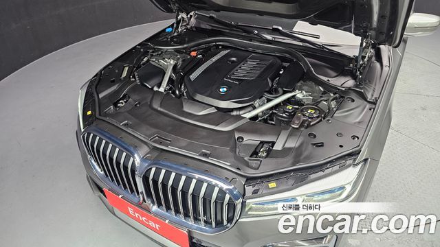 BMW 7-Series 740Li xDrive M Sport Package