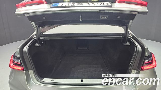 BMW 7-Series 740Li xDrive M Sport Package