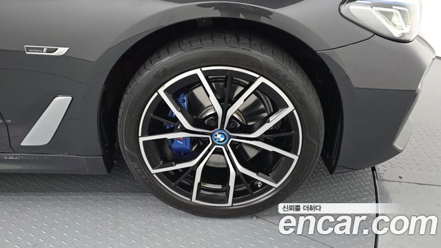 BMW 5-Series 530e M Sport
