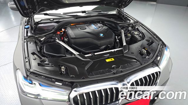BMW 5-Series 530e M Sport