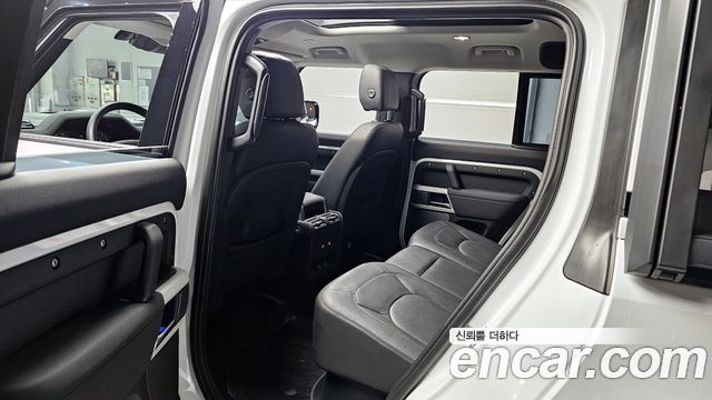 Land Rover Defender 110 D250 SE