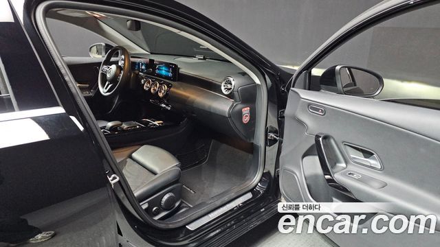 Mercedes-Benz A-Class A220 Hatchback