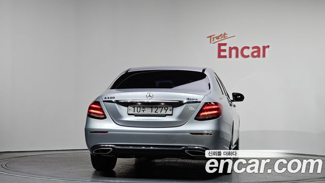 Mercedes-Benz E-Class E200 Avantgarde