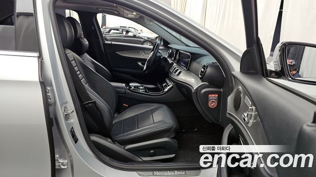 Mercedes-Benz E-Class E200 Avantgarde