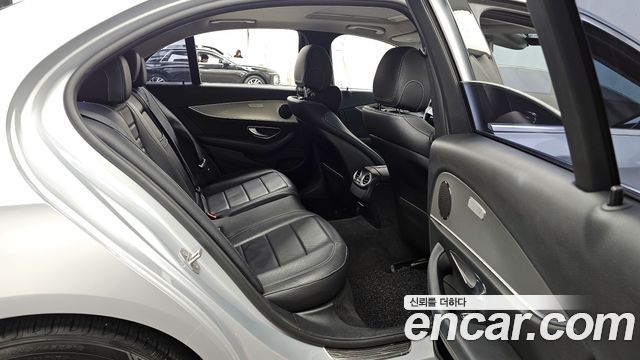 Mercedes-Benz E-Class E200 Avantgarde