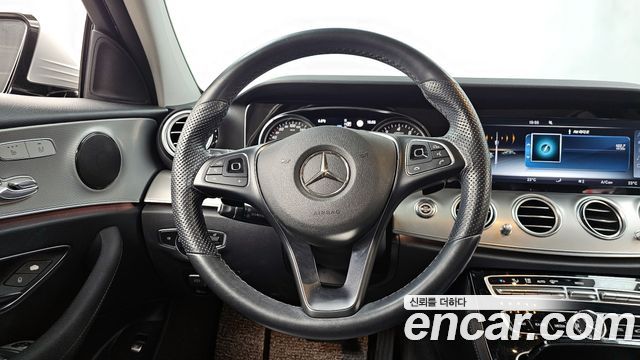 Mercedes-Benz E-Class E200 Avantgarde