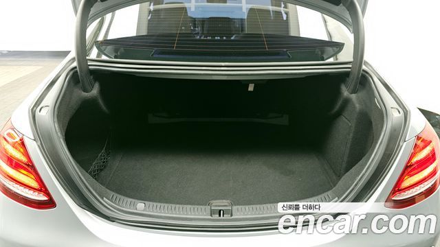 Mercedes-Benz E-Class E200 Avantgarde